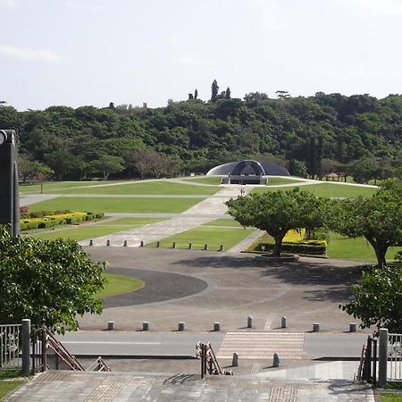 Minshuku Itoman Bettei Goyukkuri Hotel ภายนอก รูปภาพ