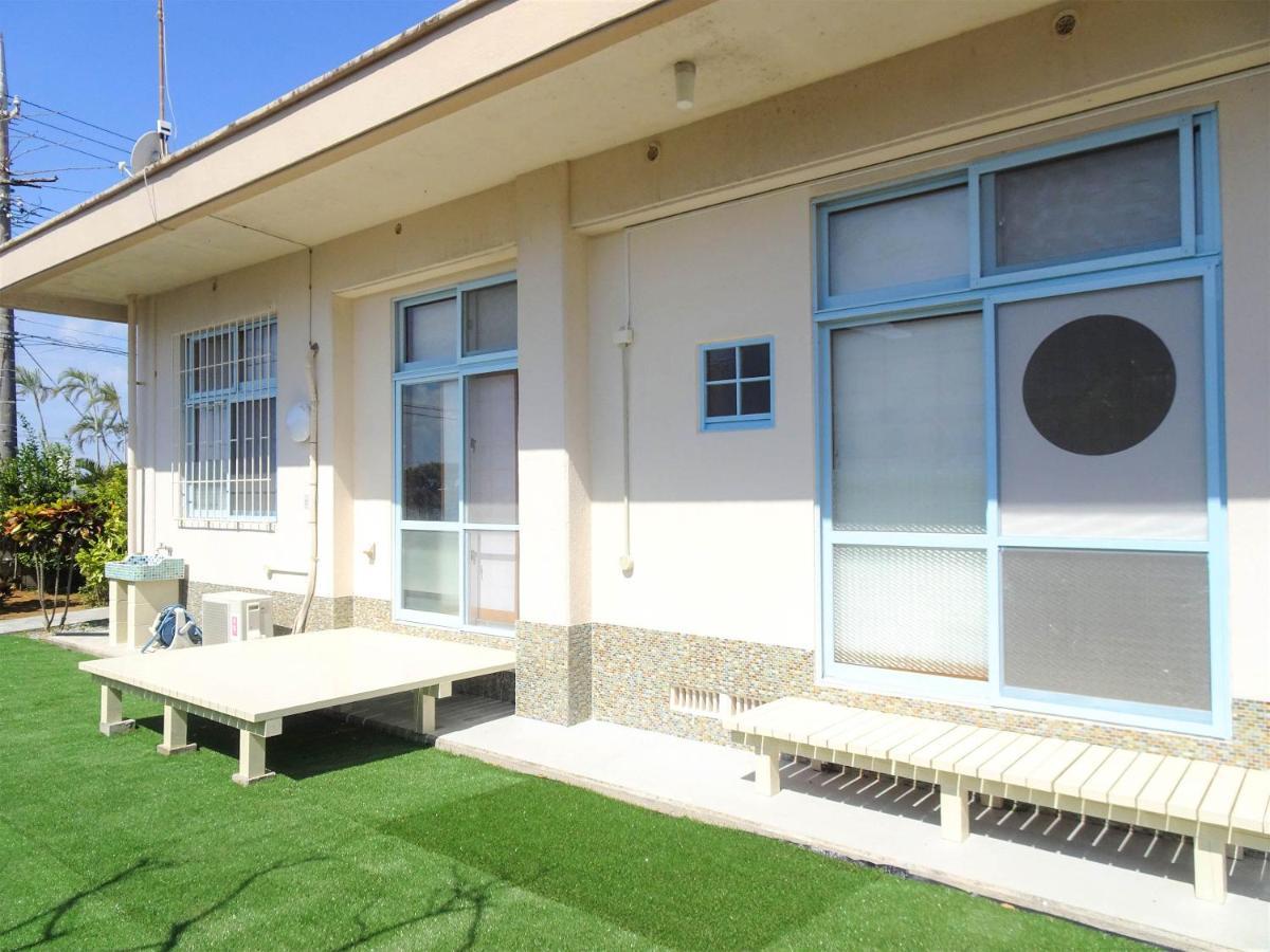 Minshuku Itoman Bettei Goyukkuri Hotel ภายนอก รูปภาพ