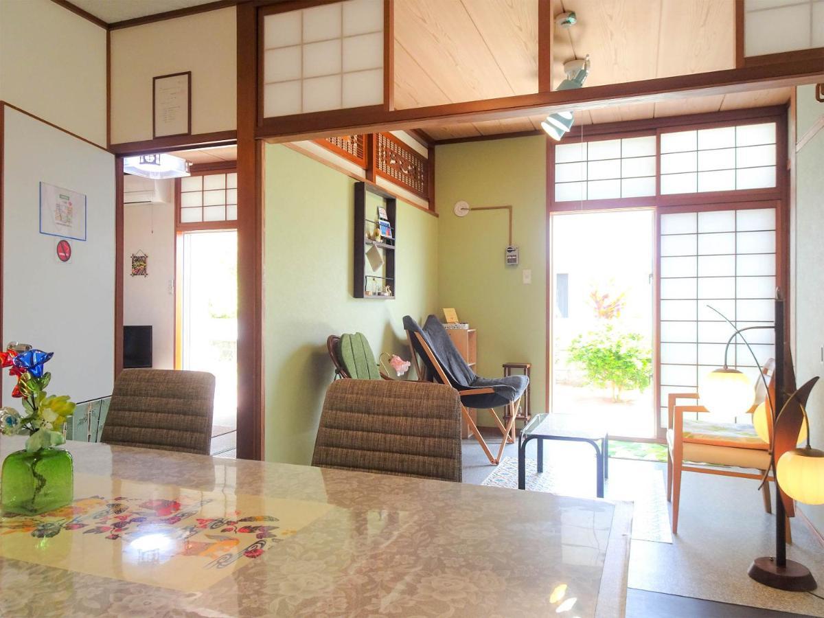 Minshuku Itoman Bettei Goyukkuri Hotel ภายนอก รูปภาพ