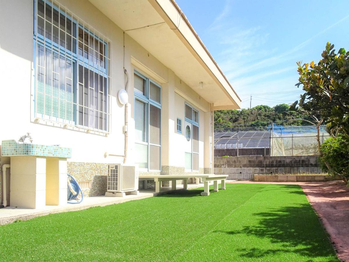 Minshuku Itoman Bettei Goyukkuri Hotel ภายนอก รูปภาพ