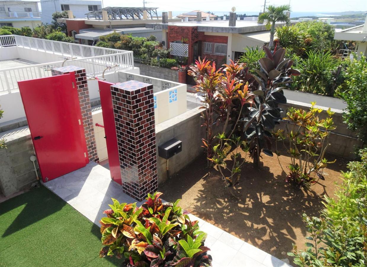 Minshuku Itoman Bettei Goyukkuri Hotel ภายนอก รูปภาพ