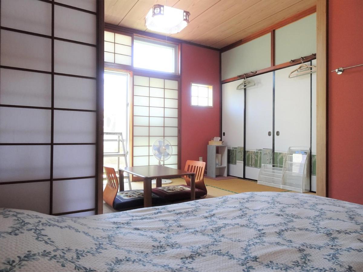 Minshuku Itoman Bettei Goyukkuri Hotel ภายนอก รูปภาพ