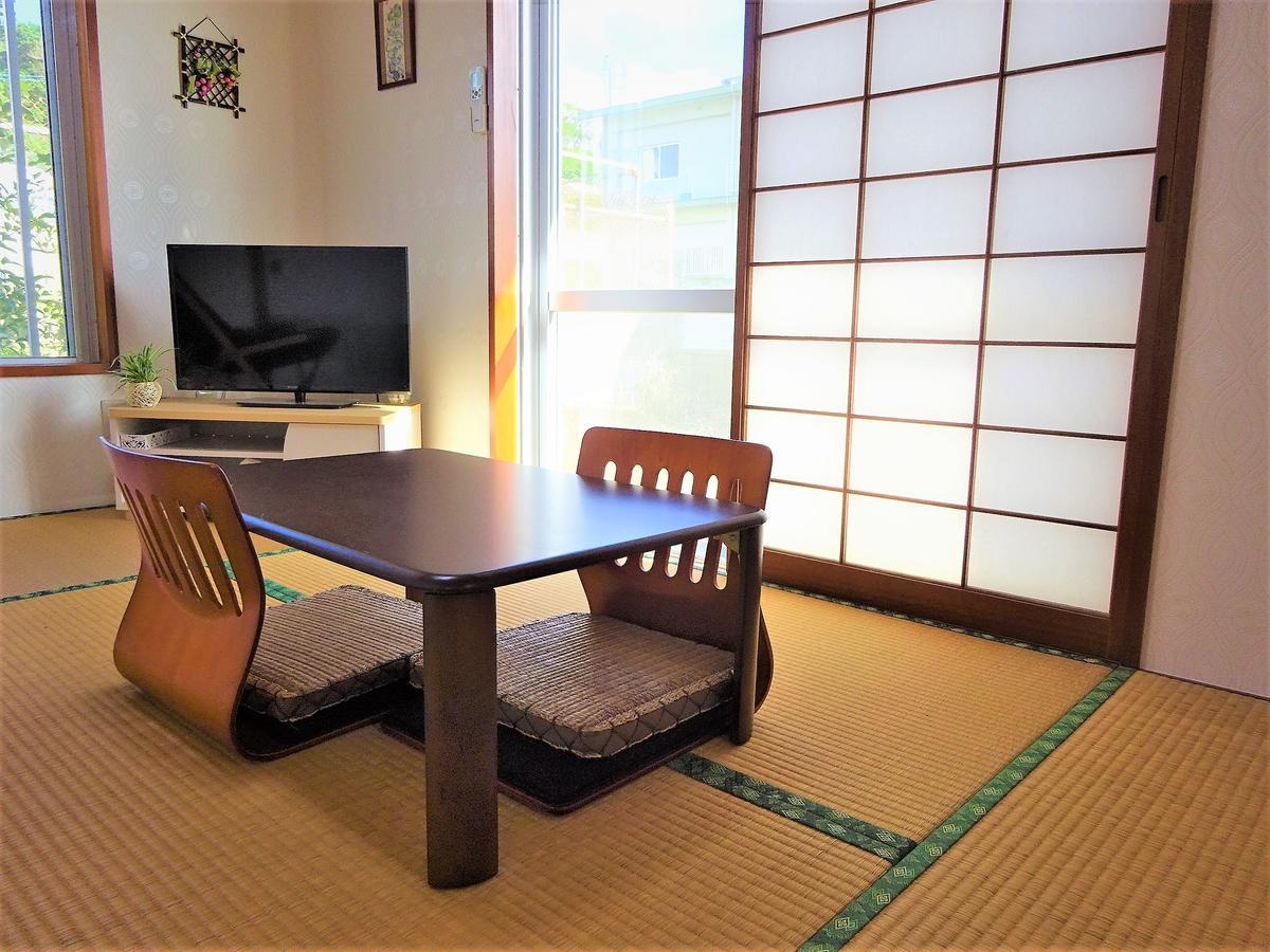 Minshuku Itoman Bettei Goyukkuri Hotel ภายนอก รูปภาพ